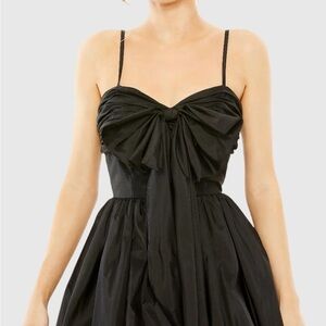 NWT Mac Duggal Black Spaghetti Strap Center Bow Balloon Mini Dress